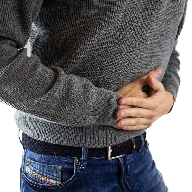 Hård mave og oppustethed? 5 effektive råd mod forstoppelse