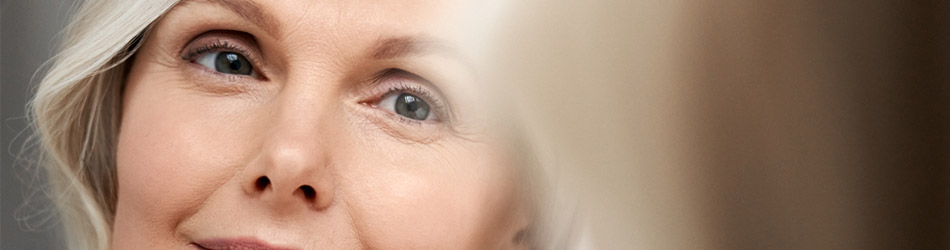 Motion, afstressning og de rette vitaminer kan bidrage til en elastisk og stram hud. Motion, afstressning og de rette vitaminer kan bidrage til en elastisk og stram hud.