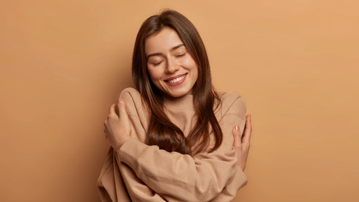 Uanset om du er single eller ej, starter kærlighed altid med dig selv.