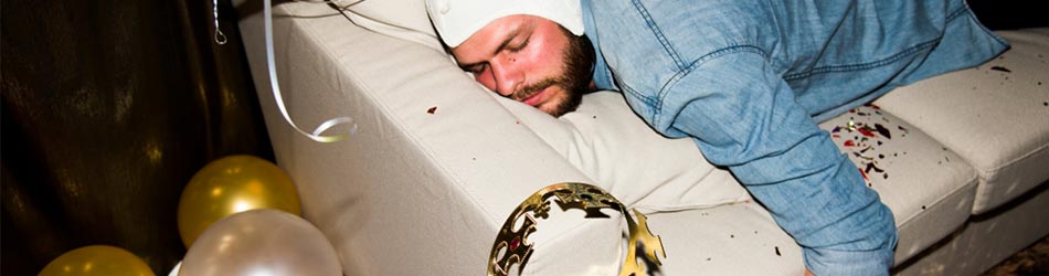 Lad ikke tømmermændene slå dig ud og undgå at ty til fastfood dagen after. Behandl dine tømmermænd med aktivt kul. Lad ikke tømmermændene slå dig ud og undgå at ty til fastfood dagen after. Behandl dine tømmermænd med aktivt kul.